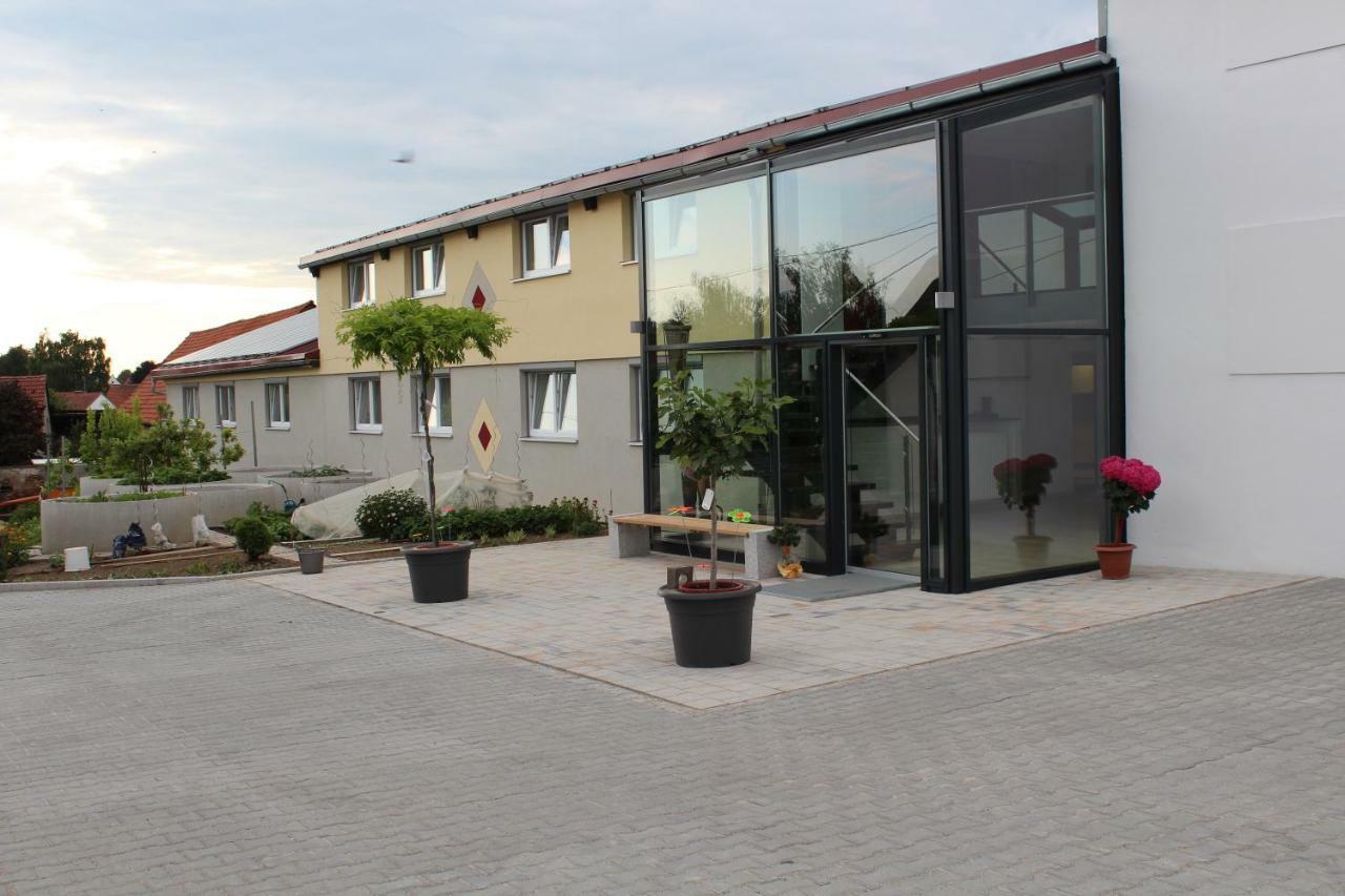 Helmers Gaestehaus Gempfing Exterior photo